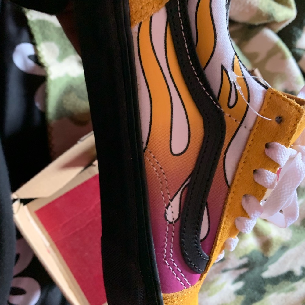 Old Skool Vans Banana and Black Flame